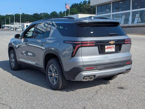 Sterling Gray Metallic 2026 Chevrolet Traverse LT