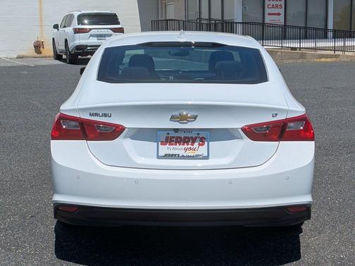 Summit White 2024 Chevrolet Malibu FWD 1LT