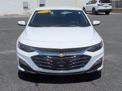 Summit White 2024 Chevrolet Malibu FWD 1LT
