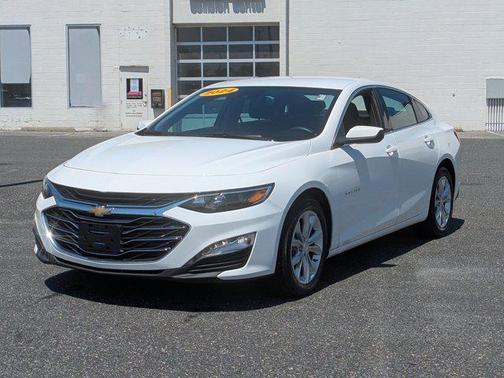 Summit White 2024 Chevrolet Malibu FWD 1LT