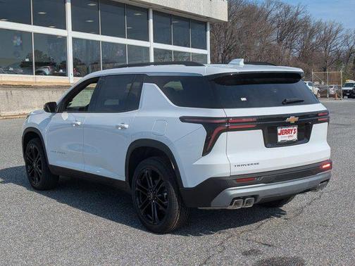 Summit White 2026 Chevrolet Traverse LT