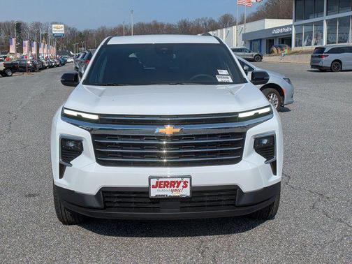 Summit White 2026 Chevrolet Traverse LT