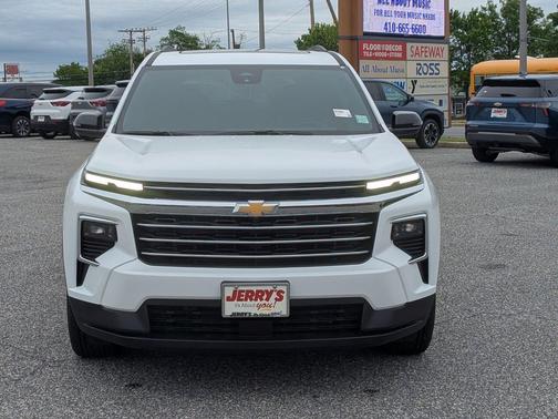 Summit White 2026 Chevrolet Traverse LT