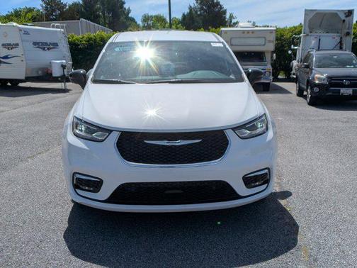 2025 Chrysler Pacifica L