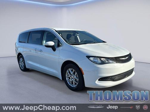 2022 Chrysler Voyager LX