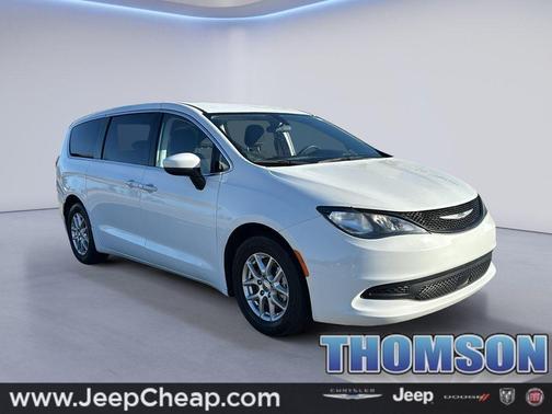 2022 Chrysler Voyager LX