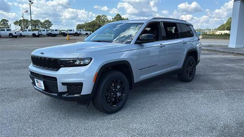 2025 Jeep Grand Cherokee L Laredo