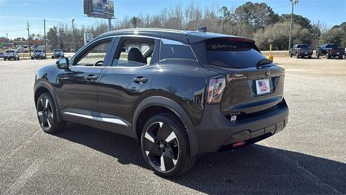 2025 Nissan Kicks SR