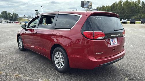 2026 Chrysler Voyager LX