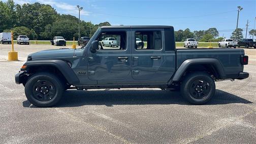 2025 Jeep Gladiator Sport