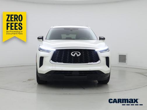 White 2023 INFINITI QX60 Luxe