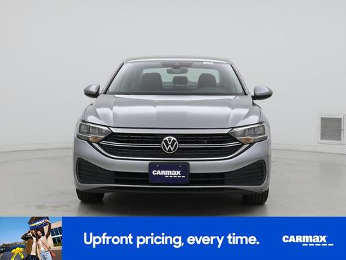 Gray 2024 Volkswagen Jetta SE