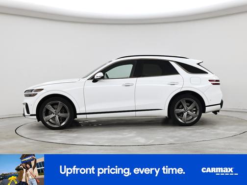 White 2023 Genesis GV70
