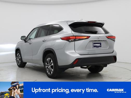 Silver 2021 Toyota Highlander XLE