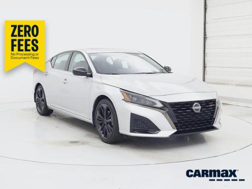 Silver 2023 Nissan Altima SR