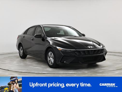Black 2024 Hyundai ELANTRA SE