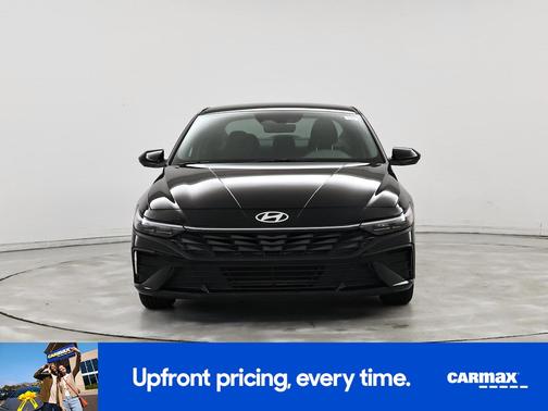 Black 2024 Hyundai ELANTRA SE