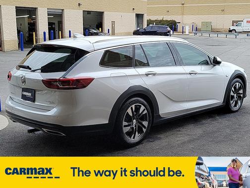 2018 Buick Regal TourX Essence