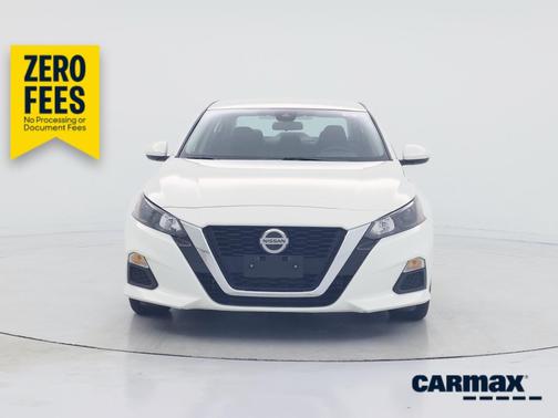White 2022 Nissan Altima S