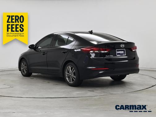Black 2017 Hyundai ELANTRA SE