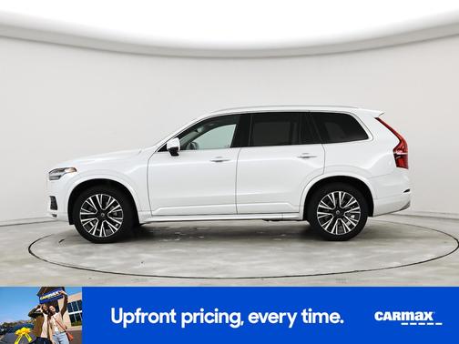 White 2022 Volvo XC90 T6 Momentum