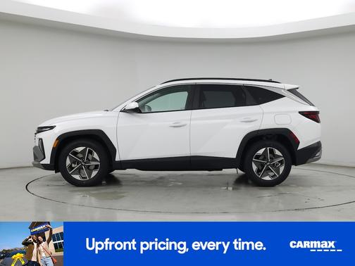 White 2025 Hyundai TUCSON SEL