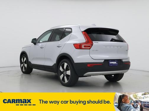 2020 Volvo XC40 T5 Momentum