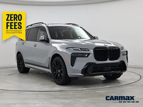 Gray 2024 BMW X7 xDrive40i