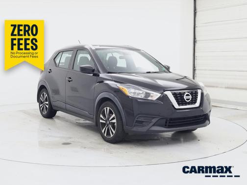 Black 2019 Nissan Kicks SV