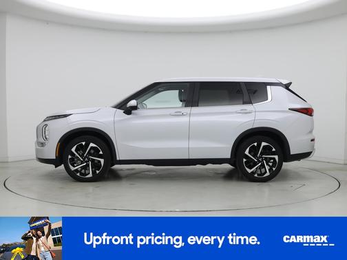 Gray 2024 Mitsubishi Outlander SE