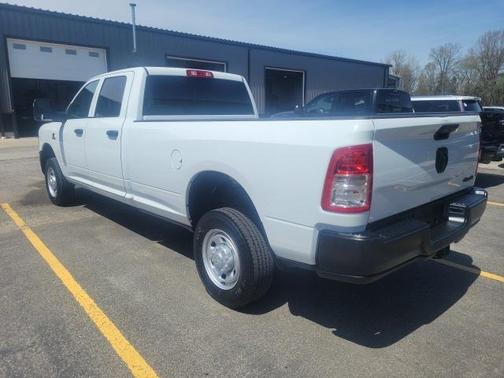 2024 RAM 2500 Tradesman Crew Cab 4x4 8' Box