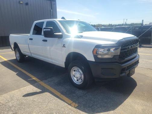 2024 RAM 2500 Tradesman Crew Cab 4x4 8' Box