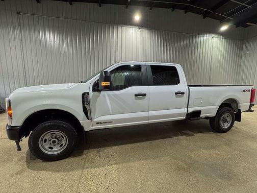 Oxford White 2025 Ford F-250 XL