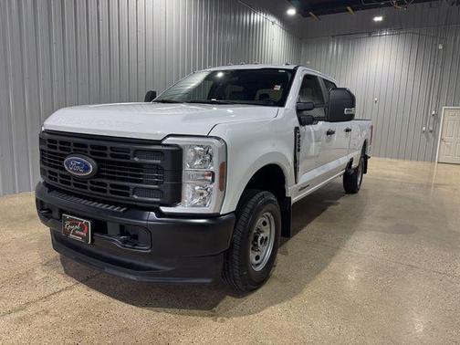 Oxford White 2025 Ford F-250 XL