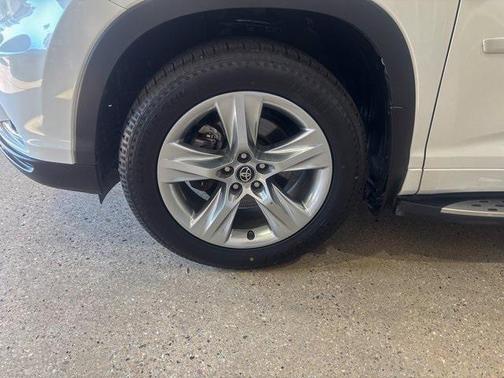 2016 Toyota Highlander Limited Platinum