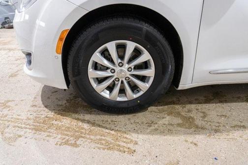 2018 Chrysler Pacifica Touring-L