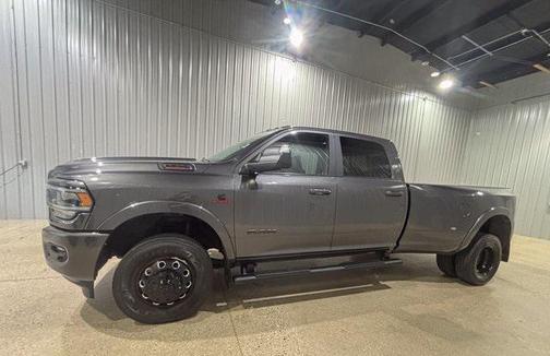2022 RAM 3500 Laramie Crew Cab 4x4 8' Box