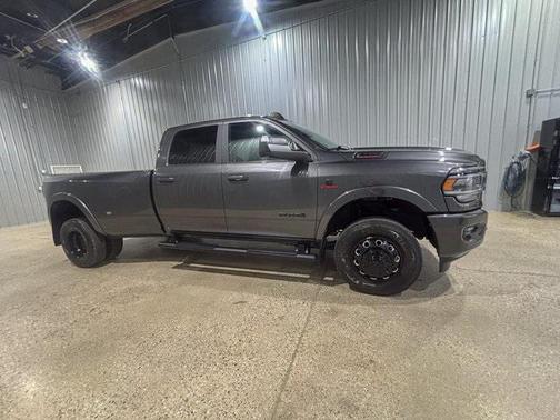 2022 RAM 3500 Laramie Crew Cab 4x4 8' Box