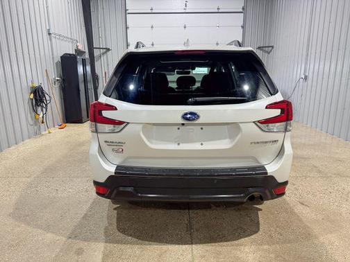 Crystal White Pearl 2019 Subaru Forester Premium