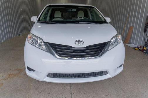 2014 Toyota Sienna LE