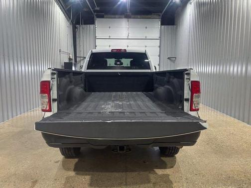 2022 RAM 2500 Tradesman Crew Cab 4x4 8' Box