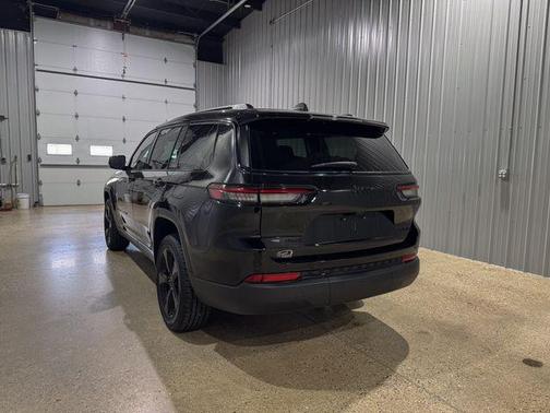 Diamond Black Crystal Pearlcoat 2023 Jeep Grand Cherokee L Limited