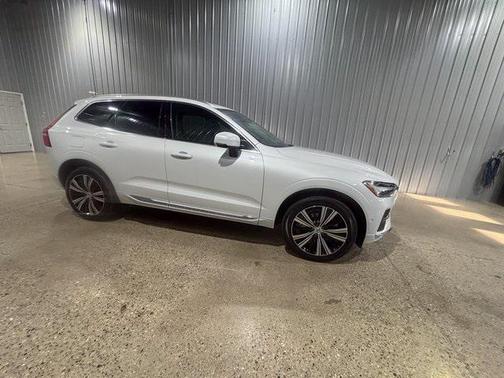 2022 Volvo XC60 B6 Inscription