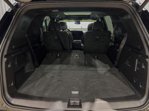 Mosaic Black Metallic 2024 Chevrolet Traverse RS