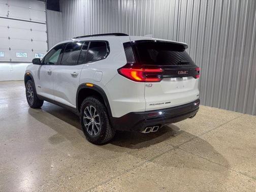 2024 GMC Acadia AWD AT4