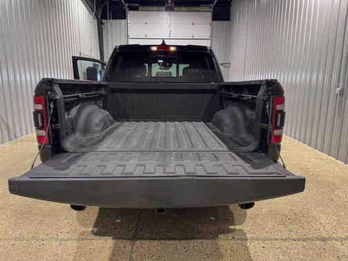 Diamond Black Crystal Pearlcoat 2021 RAM 1500 Rebel