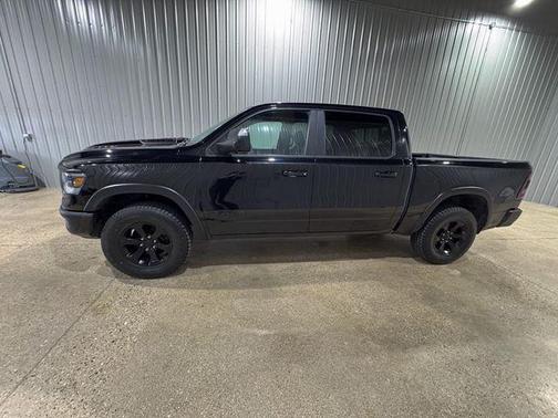 Diamond Black Crystal Pearlcoat 2021 RAM 1500 Rebel