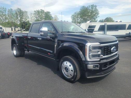 Agate Black Metallic 2025 Ford F-450 Platinum