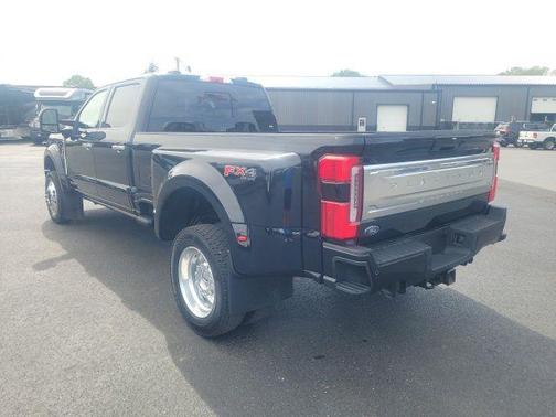 Agate Black Metallic 2025 Ford F-450 Platinum
