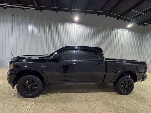 Diamond Black Crystal Pearlcoat 2021 RAM 2500 Laramie Crew Cab 4x4 6'4' Box
